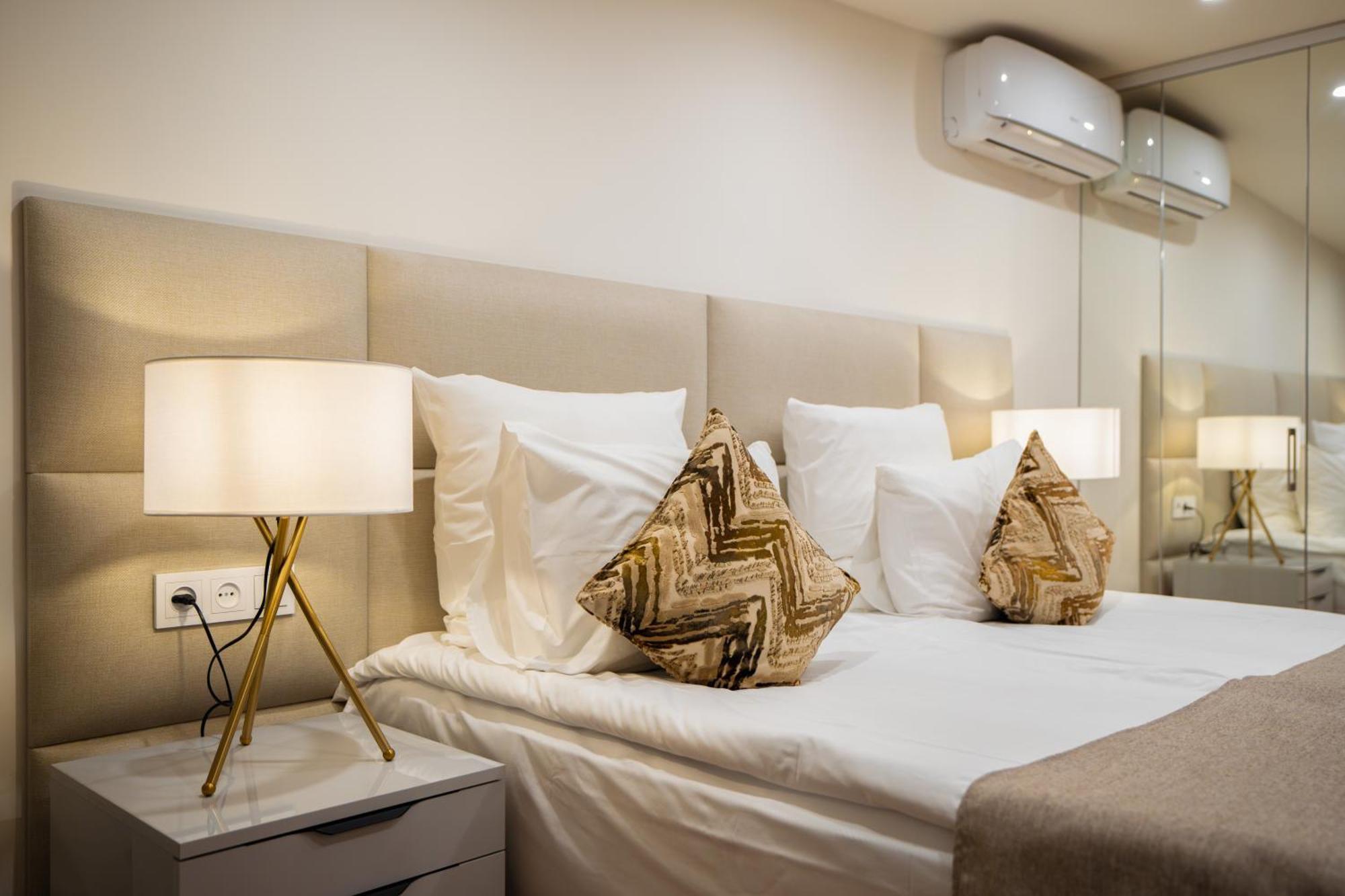 Ris Opera Apartments Ереван Стая снимка