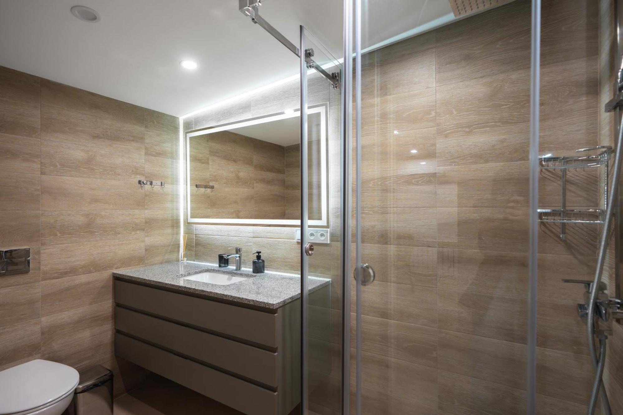 Ris Opera Apartments Ереван Стая снимка